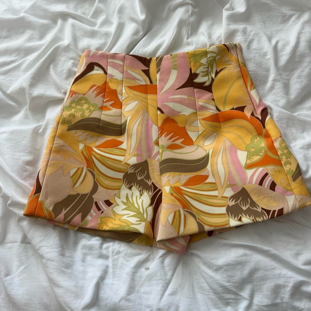 Zara Multicolor Floral Women's Shorts
